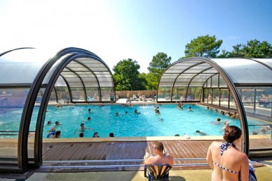 Piscine couvrable au Domaine de Léveno à Guérande