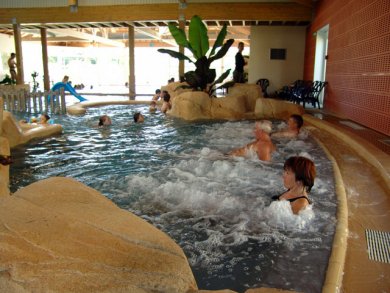 spa piscine couverte à la Boutinardière à Pornic